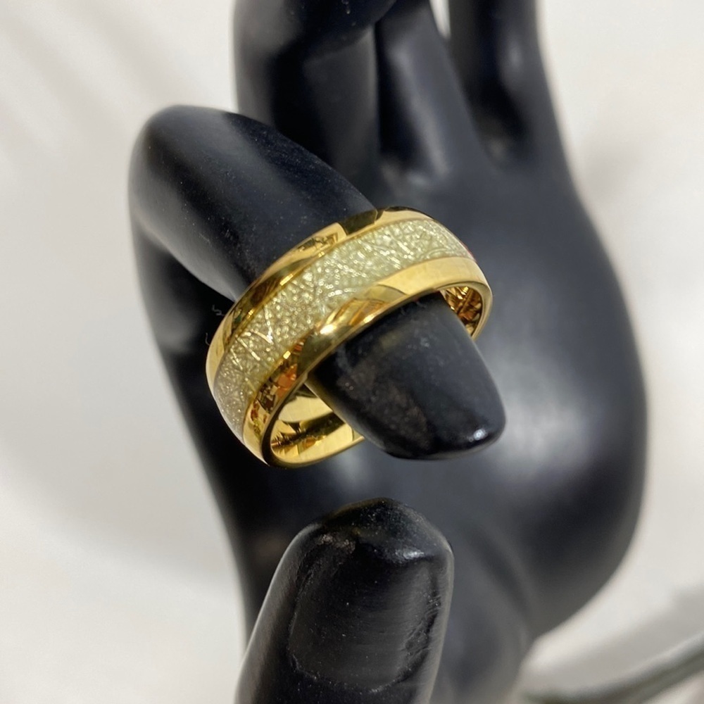 NWT Size 9 titanium ring unisex gold coloured​​​​​​​​​​​​​​​​​